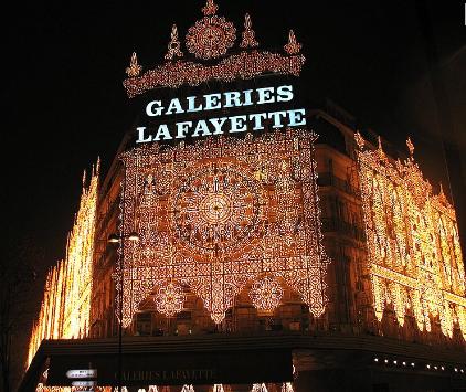 Рождественская иллюминация Galeries Lafayette Рождественская иллюминация Galeries Lafayette
