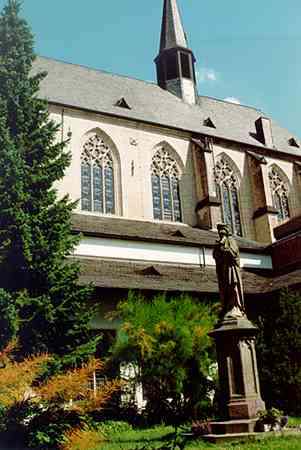 Церковь Remigiuskirche, где играл на органе юный Бетховен Церковь Remigiuskirche, где играл на органе юный Бетховен