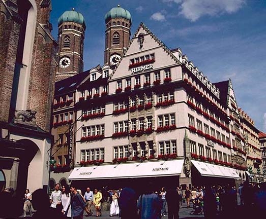 Башни церкви Frauenkirche Башни церкви Frauenkirche