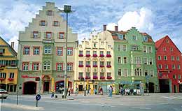 Площадь перед театром Площадь перед театром