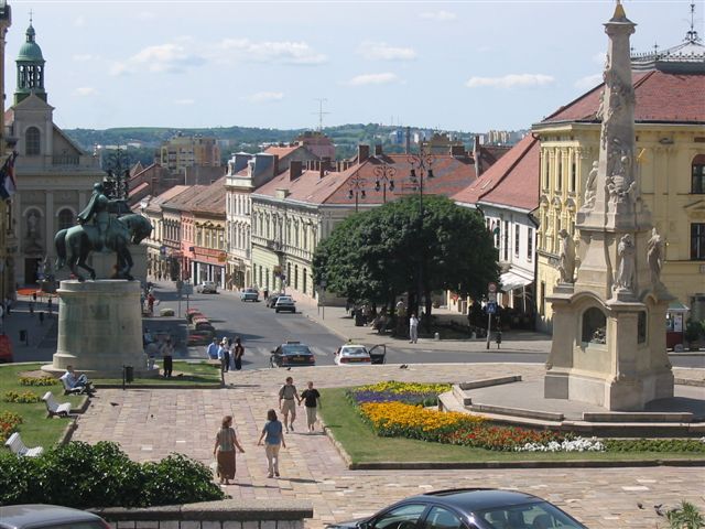 Центр города. Площадь Сечени Центр города. Площадь Сечени