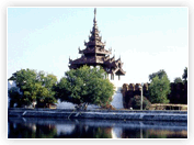 Построено Королем Bodawpaya Построено Королем Bodawpaya