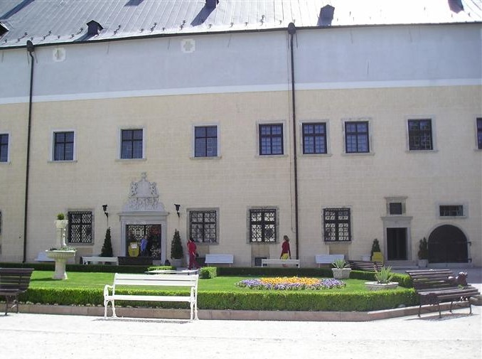 Замок Красный Камень Замок Красный Камень