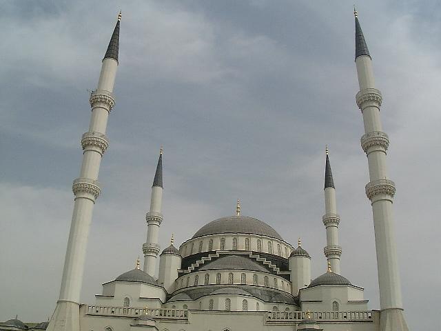 Самая большая мечеть в Анкаре - Косатепе (1976-87) Самая большая мечеть в Анкаре - Косатепе (1976-87)