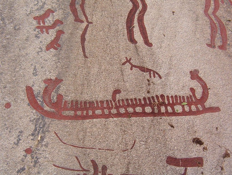 наскальные рельефы в Тануме