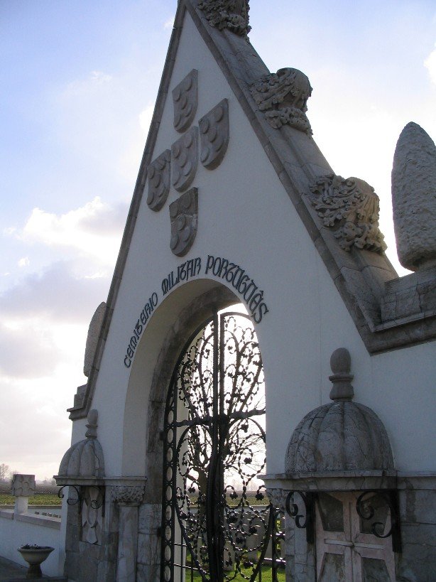 Richebourg-L'Avoue Portuguese National Cemetery