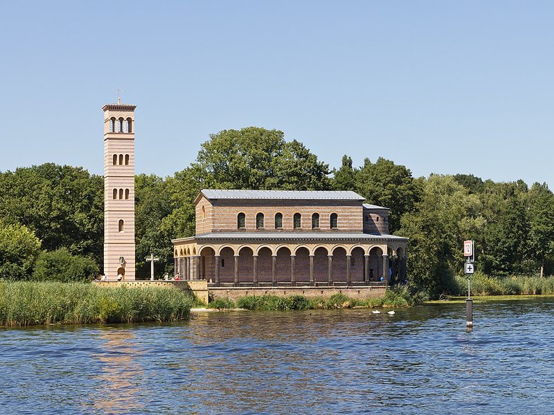 Цepкoвь Cпacитeля в пopту Зaкpoвa