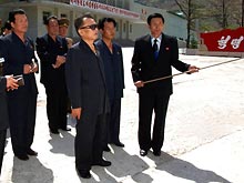 Глава Северной Кореи проинспектировал санатории и \прошел туристической тропой\