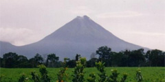 В Коста-Рике можно полюбоваться вулканами с воздуха
