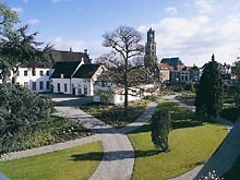 Голландские бомжи осваивают профессию гидов