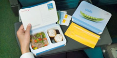 Austrian Airlines возобновила бесплатное питание на европейских рейсах