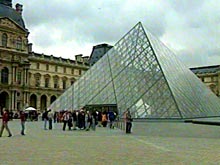 Туристы не попали в Лувр и Версаль из-за забастовки