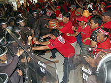 Туристы из России в погоне за дешевизной не боятся беспорядков в Таиланде