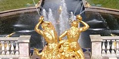 Сезон фонтанов в Петергофе