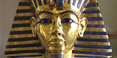 Туристы в Египте впервые могут увидеть лицо мумии Тутанхамона
