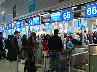 Пассажиропоток в московском аэропорту \Домодедово\ снизился на 21%