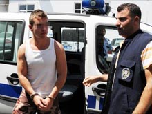 В Турции обнаженный 19-летний турист подтвердил жуткий имидж британцев