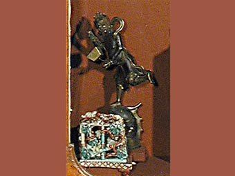 Милиция Санкт-Петербурга обнаружила \повелителя злых демонов\ из Кунсткамеры