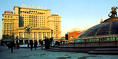 Открытие гостиницы \Москва\ снова отложено
