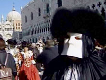 Бюджет Венецианского карнавала урезали вдвое