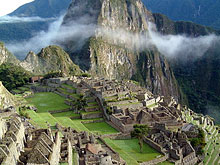 В Мачу-Пикчу туристов доставляют на вертолетах, чтобы сохранить турпоток