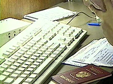 Московские отделения ФМС \наживаются\ на безграмотных посетителях