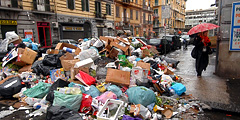 Жители Неаполя не хотят бороться с \мусорным кризисом\
