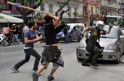 Греческие отели пустеют из-за беспорядков в Афинах