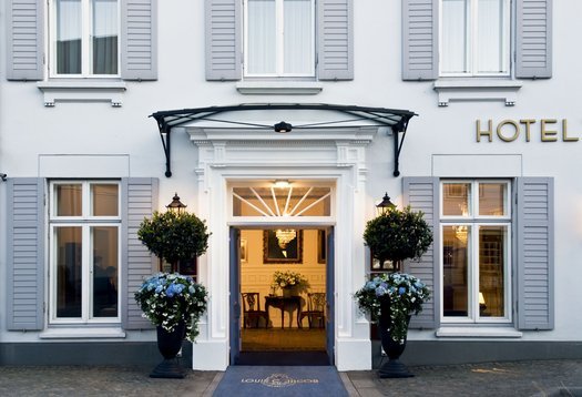 Роскошный немецкий отель стал дворцом бракосочетания Роберта Редфорда