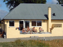 Ферма на юге Швеции стала отелем для нудистов