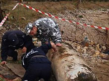 Работники МЧС Крыма спасли курортников от встречи с советской миной