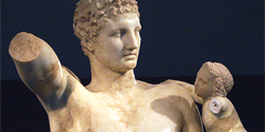 Выставка легендарного древнегреческого скульптора в Лувре