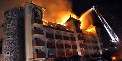 В Турции сгорел отель, постояльцы спасены