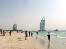 Полиция Дубая отловила 6 тысяч туристов-\прелюбодеев\ на своих пляжах за 10 месяцев