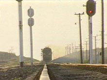 На Украине связанный дебошир выпал на ходу из поезда: проводник арестован