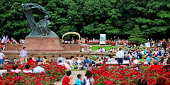Концерты музыки Шопена - в королевском парке Варшавы