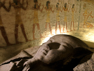 Дыхание туристов уничтожит Долину Фараонов