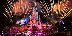 Ночные парады и фейерверки - в парижском Диснейленде