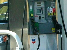 Британская пара во время отпуска в Швейцарии забыла своего сына на бензозаправке