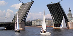 Петербургские мосты разведут днем