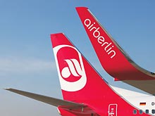 Немецкая авиакомпания разрешила лететь на Рождество с двухметровыми елками