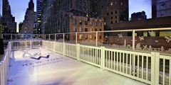 В нью-йоркском отеле открылся каток для всех желающих