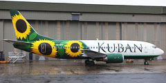 \Авиалинии Кубани\ раскрасили свои Boeing 737 подсолнухами