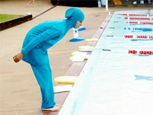 Итальянским мусульманкам придется плавать без \буркини\