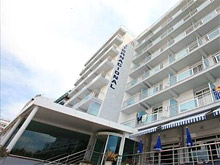 Петербургских школьников выселили из испанской гостиницы