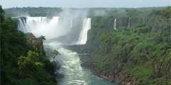 Водопады Игуасу посещает все больше туристов