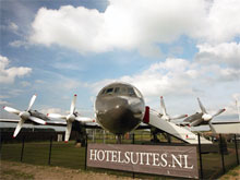 В Нидерландах самолет Ил-18 превратили в двухместный отель
