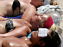 Для россиян самыми омерзительными туристами оказались немки, загорающие топлес