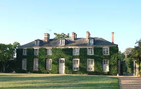 За 9 евро - воздух, которым дышала Мария-Антуанетта, за 350 - ее духи