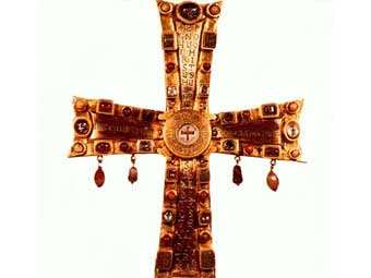 В Эрмитаж попал украденный из Турции крест